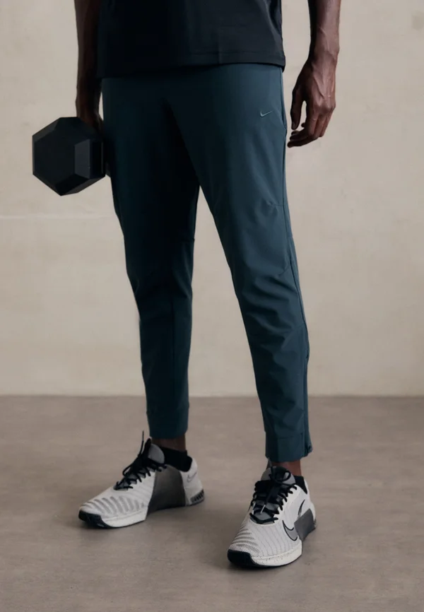 UNLIMITED PANT - Jogginghose - seaweed/black