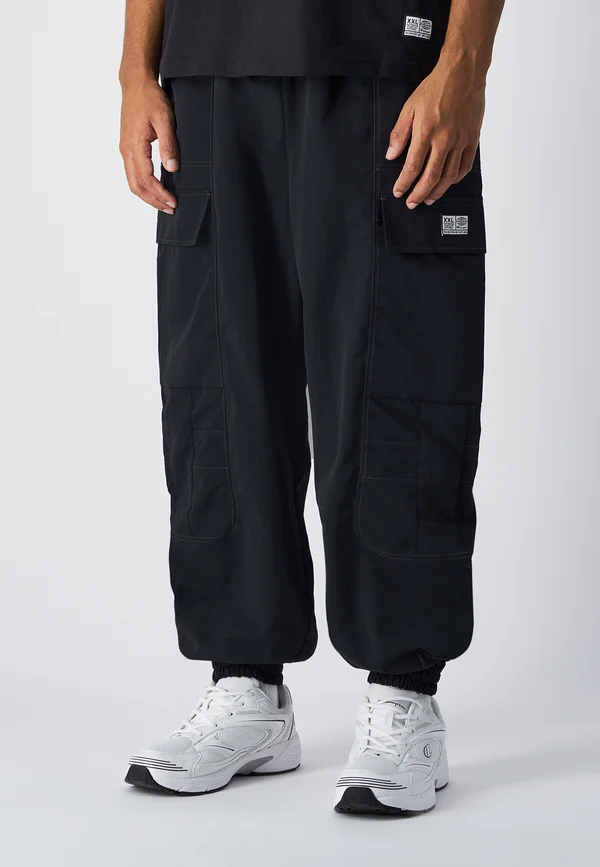 URBAN CONTEMPORARY - Cargohose - black