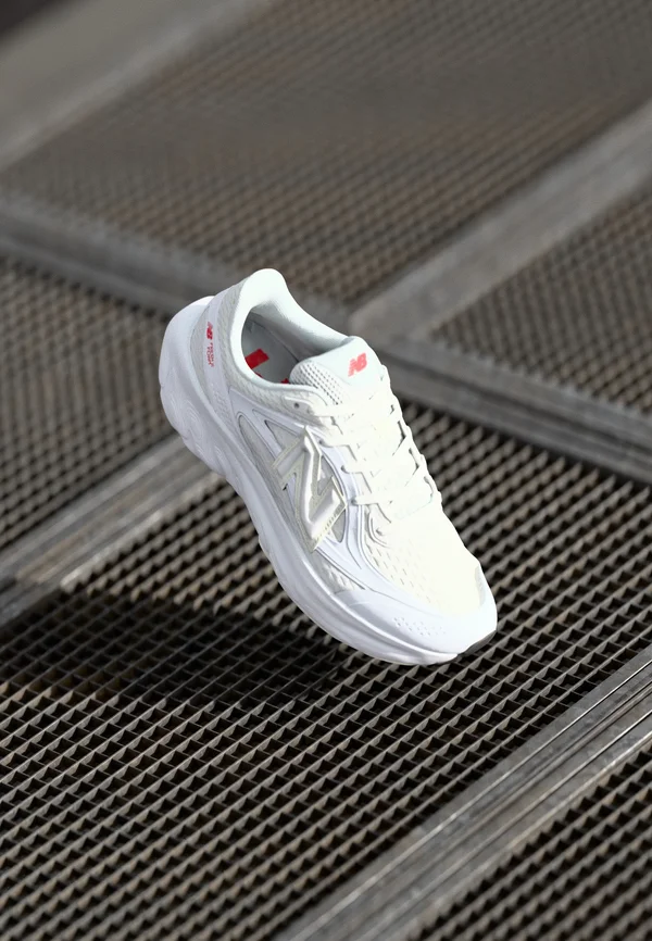 UTRN  - Sneaker low - white