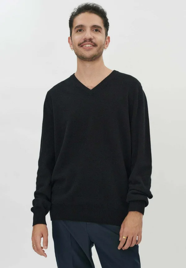 V-AUSSCHNITT - Strickpullover - black