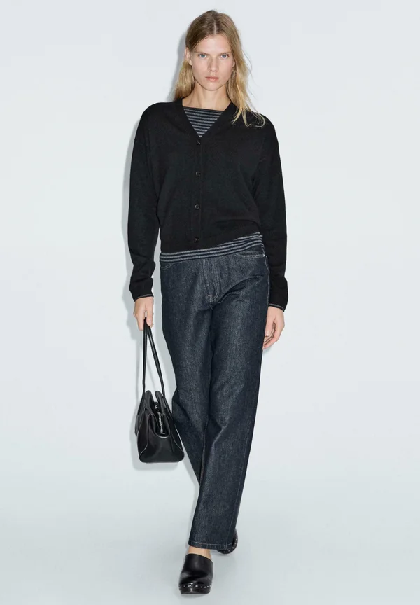 V-NECK BUTTONED KNIT - Strickjacke - black