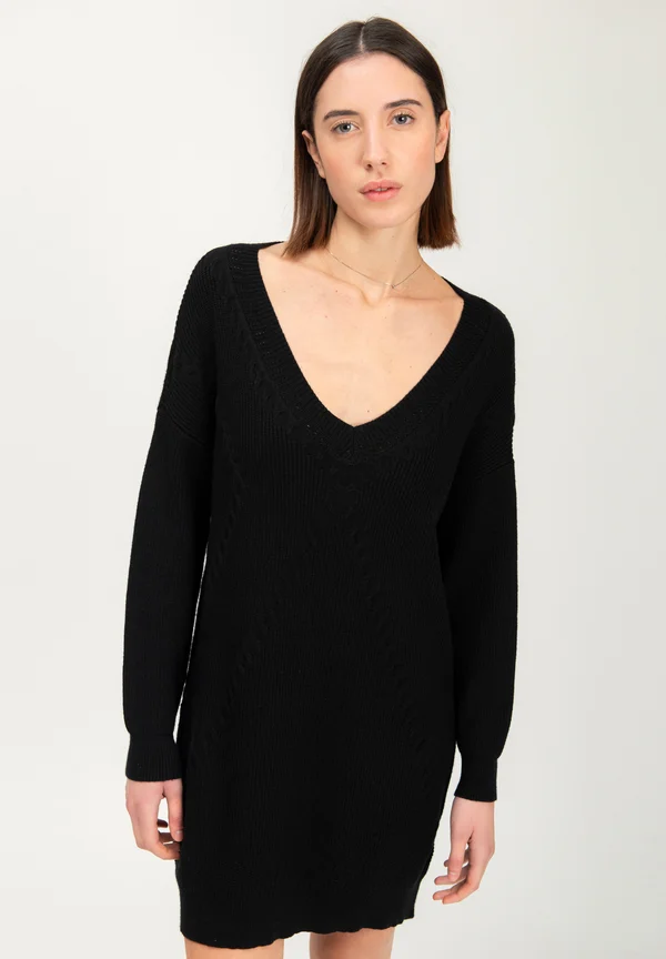 V-NECK - Strickpullover - black