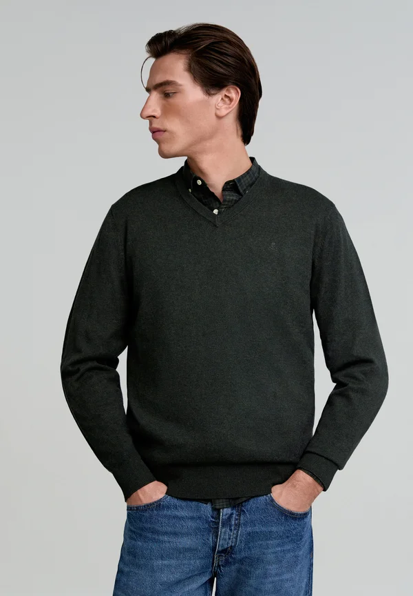 V NECK - Strickpullover - dark khaki