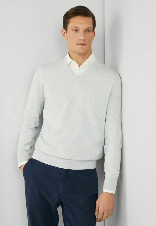 V NECK - Strickpullover - oyster white