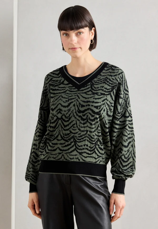 V NECK - Strickpullover - thyme