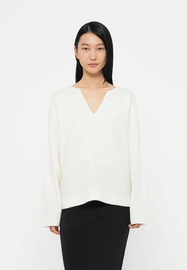 V NECK  - Strickpullover - white greige
