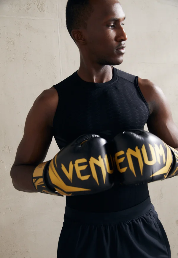 VENUM CHALLENGER 3.0 BOXING GLOVES UNISEX - Boxhandschuh - black/gold