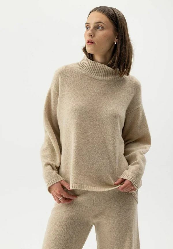 VERONIKA TURTLE - Strickpullover - sand