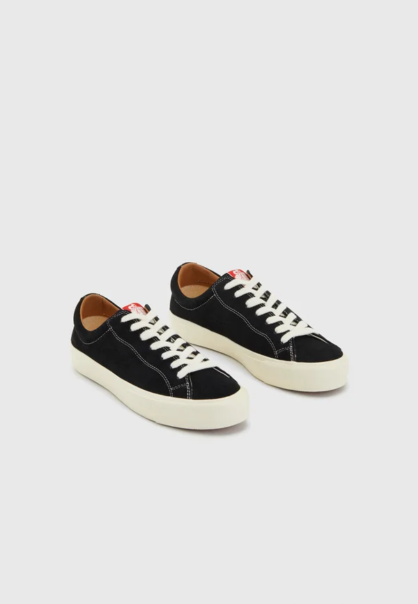 VM003 SUEDE LO UNISEX - Sneaker low - black/white