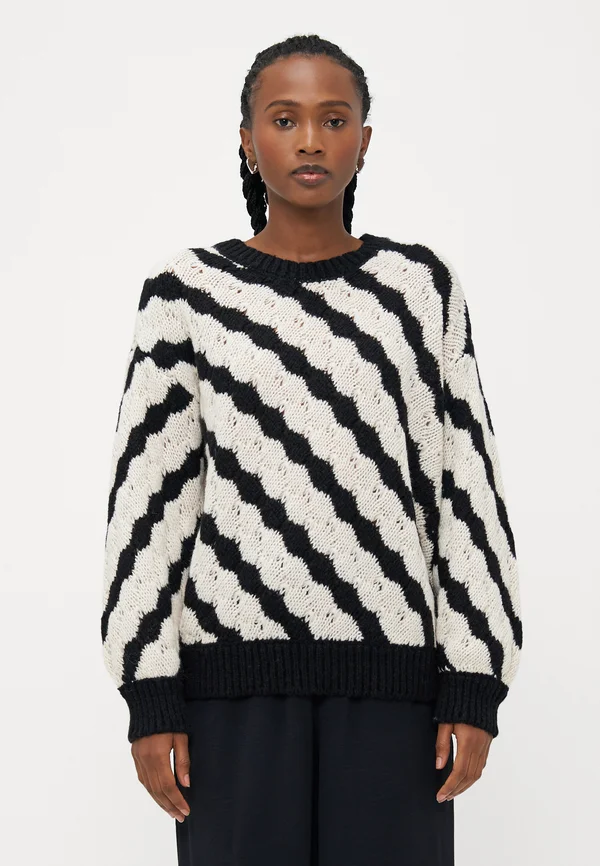 VMBUBLY O NECK - Strickpullover - black/birch