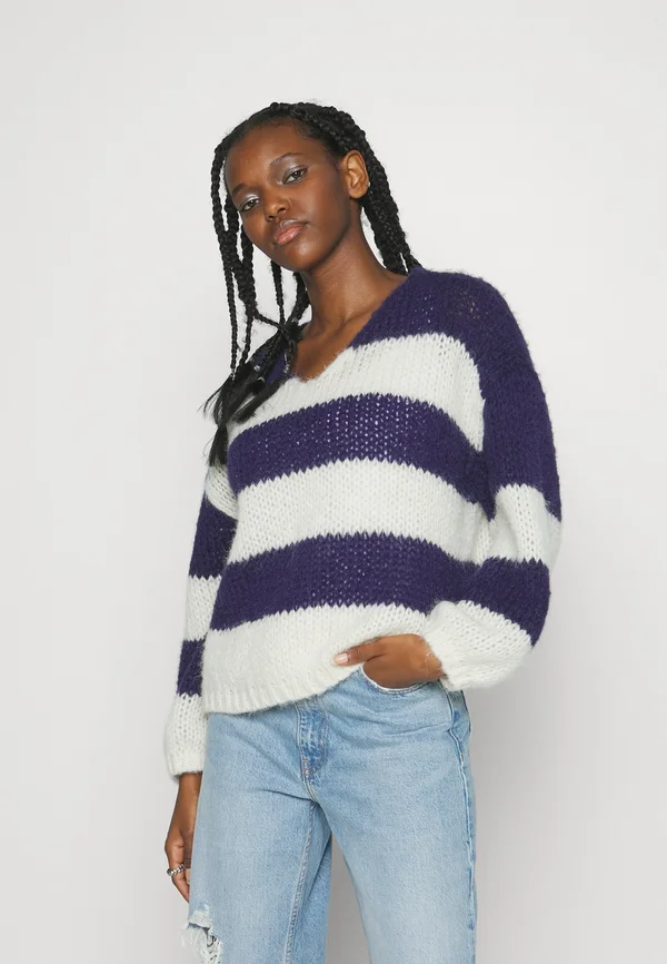 VMERIN STRIPE V NECK - Strickpullover - astral aura/birch