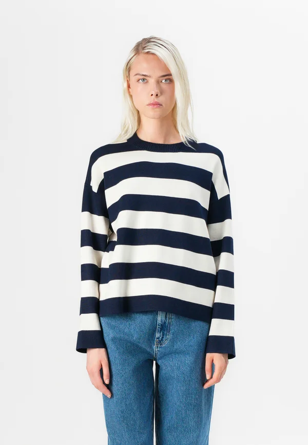 VMSILJE O-NECK BOXY - Strickpullover - navy blazer