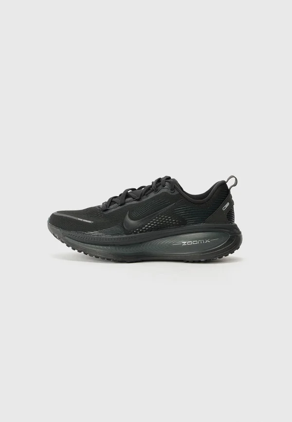 VOMERO 18 - Laufschuh Straße - black/grey
