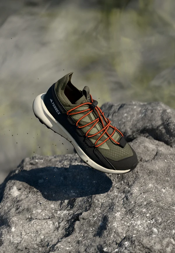 VOYAGER 21 TRAVEL - Hikingschuh - olive strata/core black