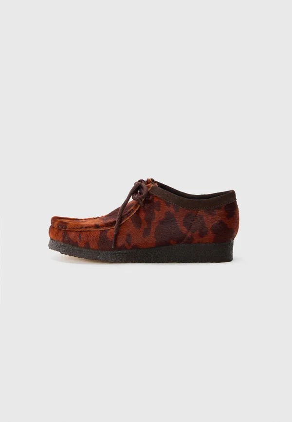 WALLABEE - Schnürer - brown