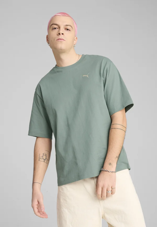 WARDROBE TEE - T-Shirt basic - green moon