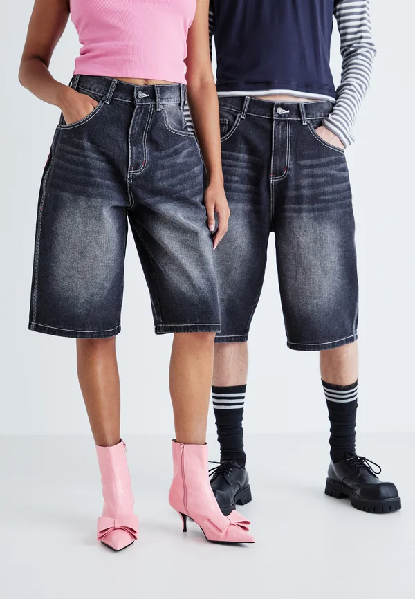 WASHED JUMBO JORTS UNISEX - Jeans Shorts - washed black