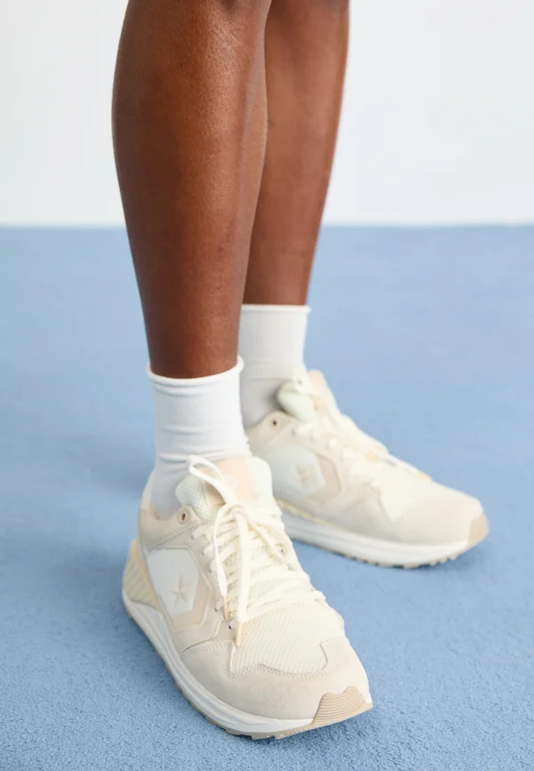 WAVE TRAINER UNISEX - Sneaker low - vintage white/egret/papyrus