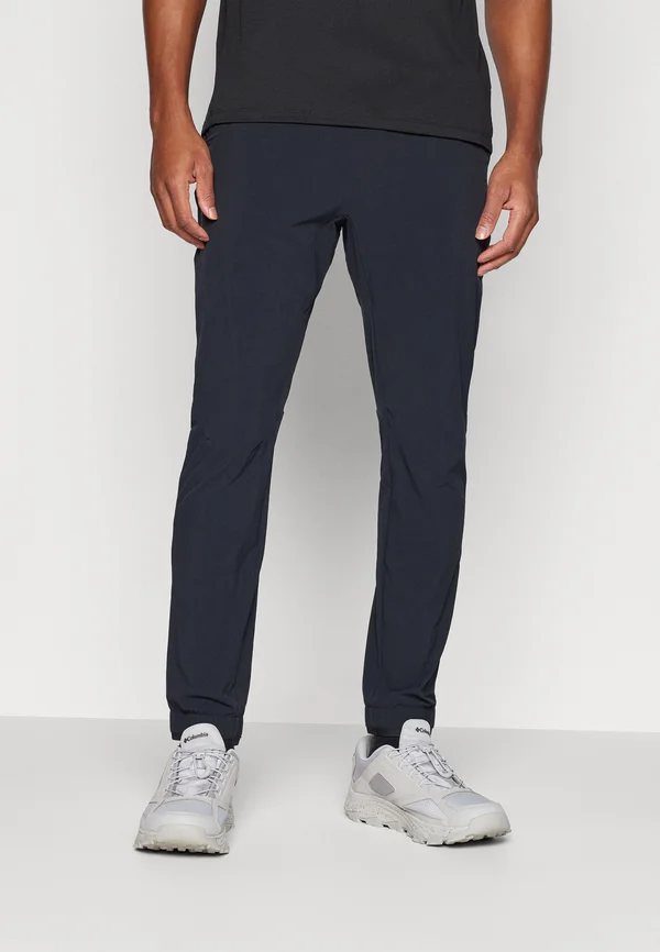 WAYFARER EASE PANTS - Stoffhose - deep black
