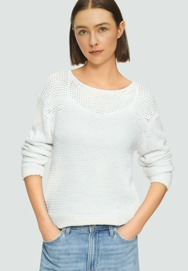 WEICHER MIT RUNDHALSAUSSCHNITT UND LOCHMUSTER - Strickpullover - creme
