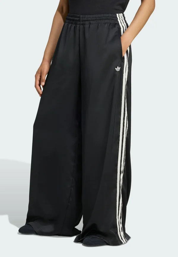 WIDE  - Jogginghose - black