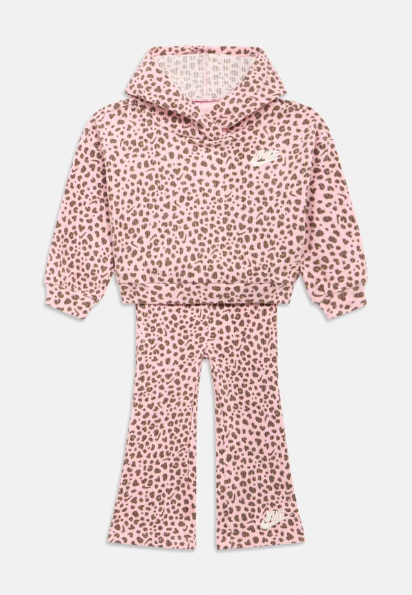 WILD WARMTH SET - Kapuzenpullover - medium soft pink