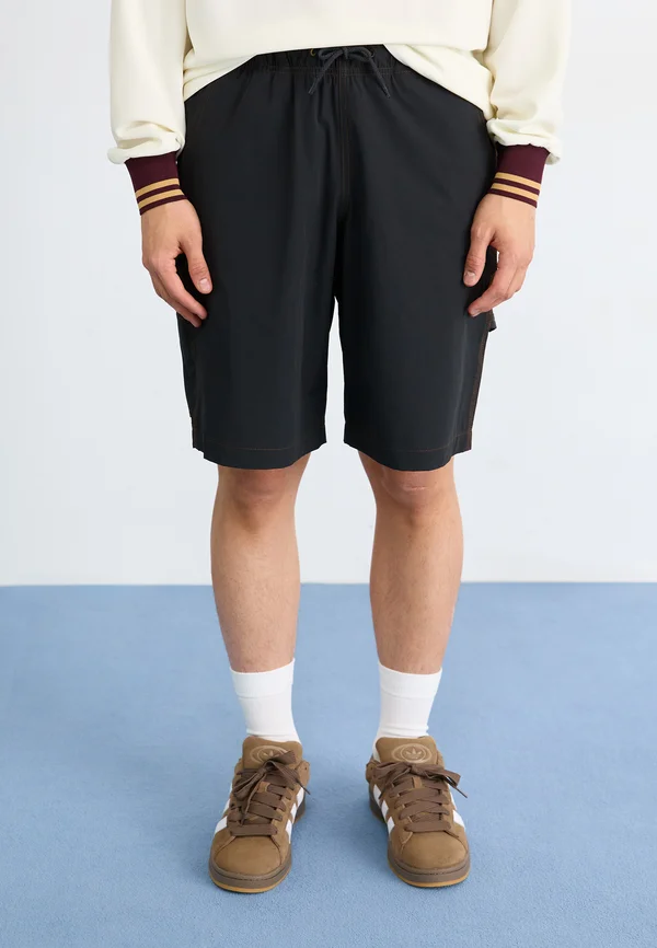 WILSALL CARPENTER - Shorts - black