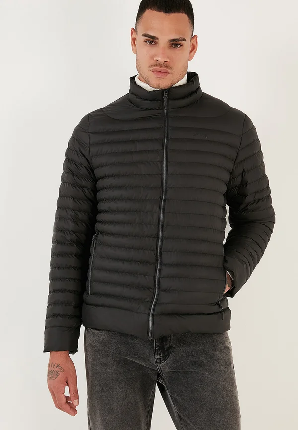 Winterjacke - black