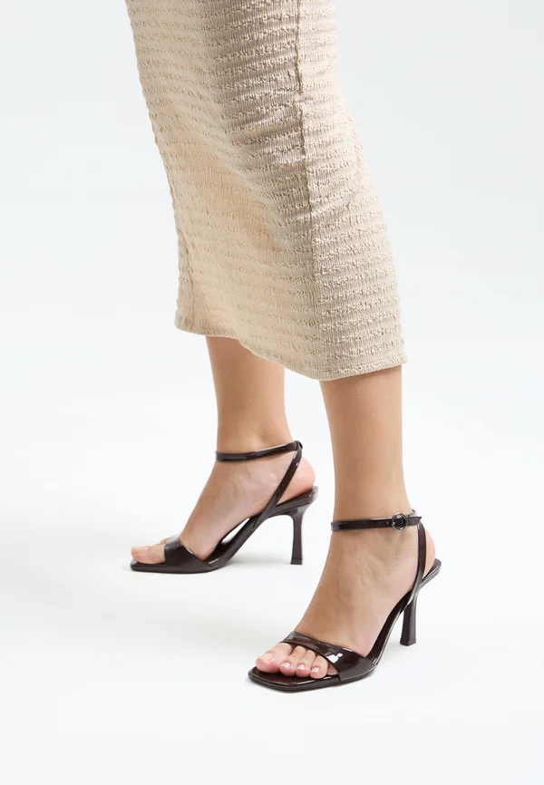 WITH ANKLE STRAP - High Heel Sandalette - brown