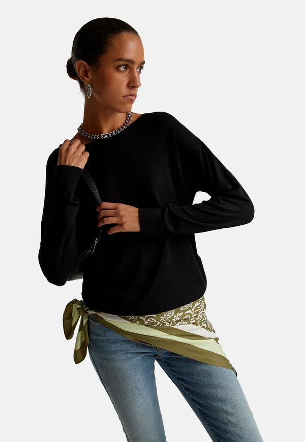 WITH BOAT NECK - Strickpullover - black
