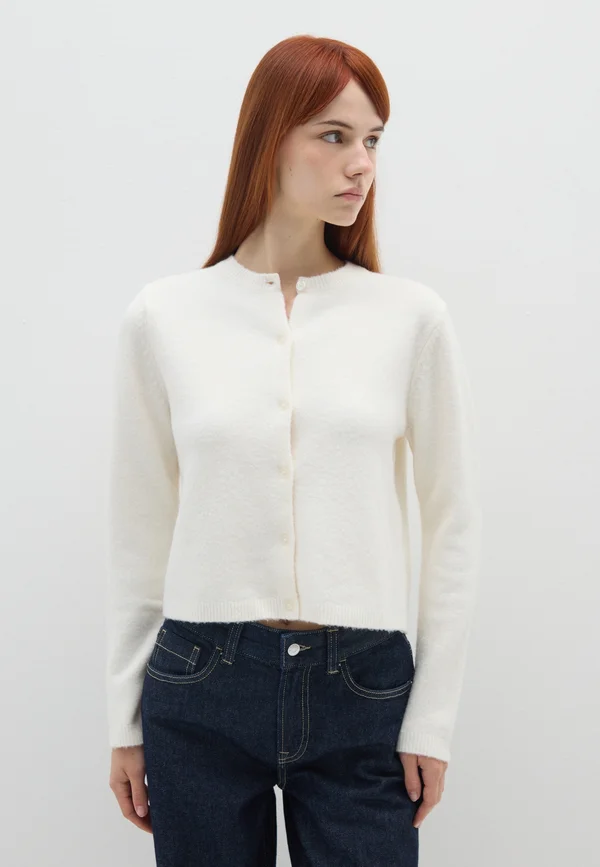 WITH BUTTONS - Strickjacke - optical white