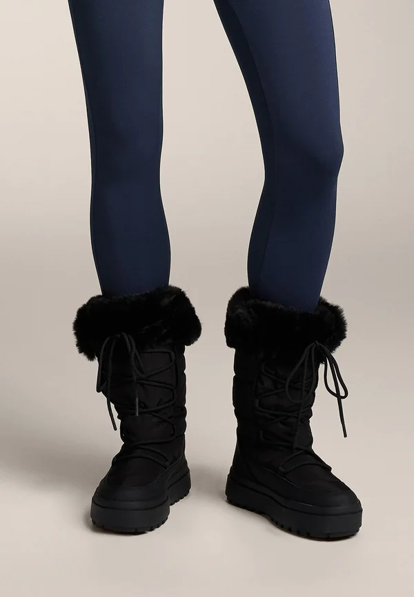 WITH COLLAR  - Snowboot/Winterstiefel - black