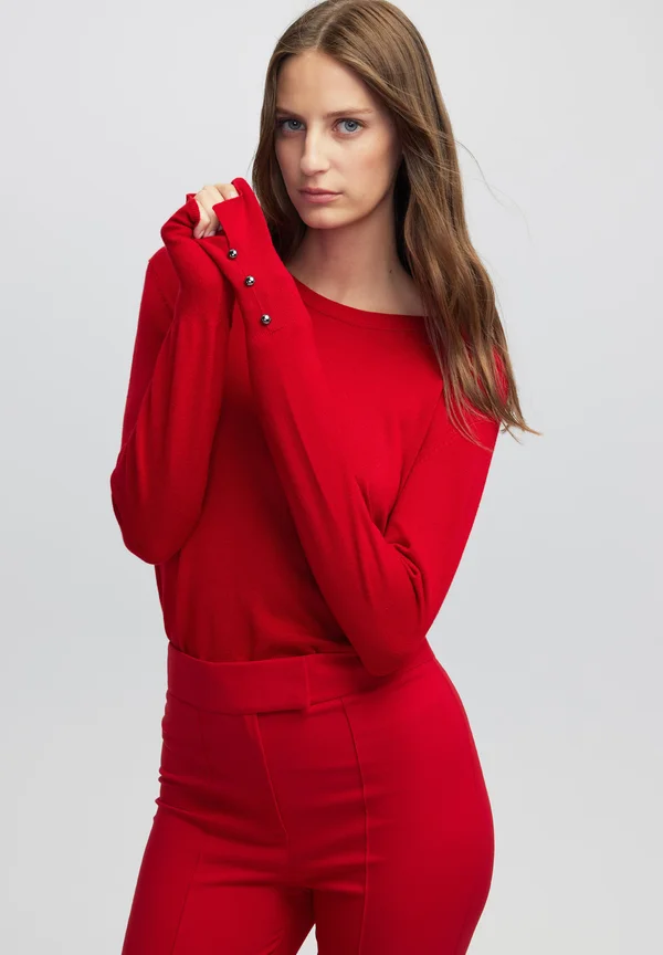 WITH CONTRAST BUTTONS - Strickpullover - red