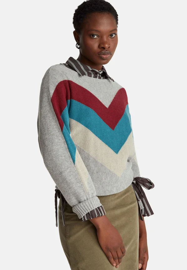 WITH STRANGER THINGS INLAY - Strickpullover - grey