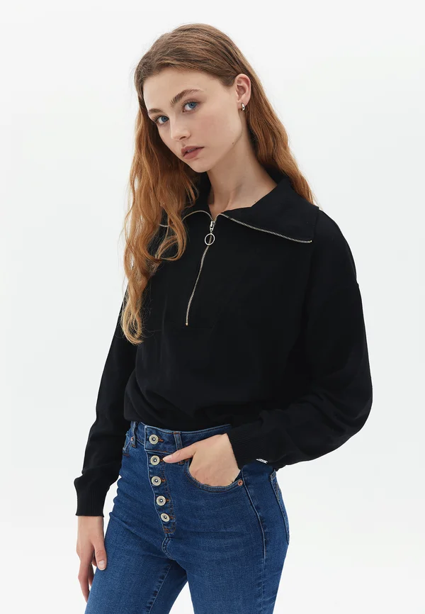 WITH ZIPPER - Strickpullover - black