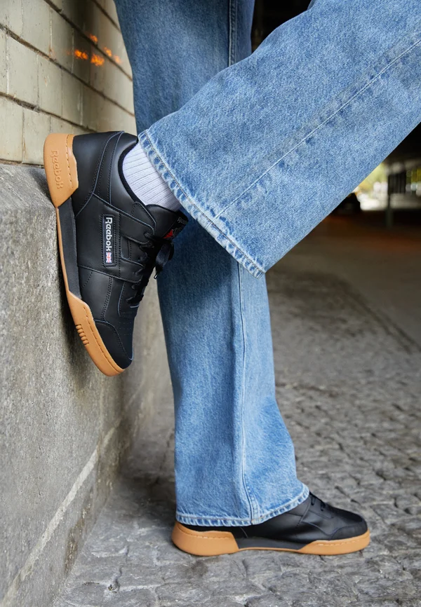 WORKOUT PLUS - Sneaker low - black/carbon/red/royal