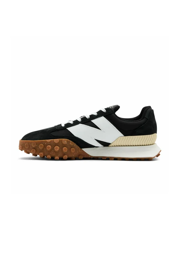 XC72 - Sneaker low - black white