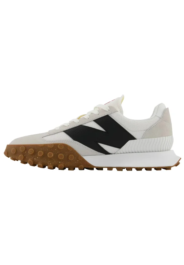 XC72 UNISEX - Sneaker low - white black