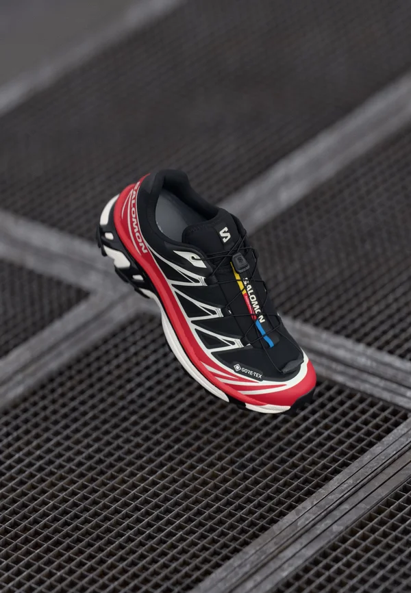 XT 6 GTX UNISEX - Sneaker low - black/flame scarlet/vanilla ice