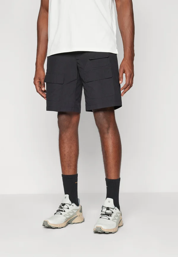 YERIEL - Outdoor Shorts - basic black