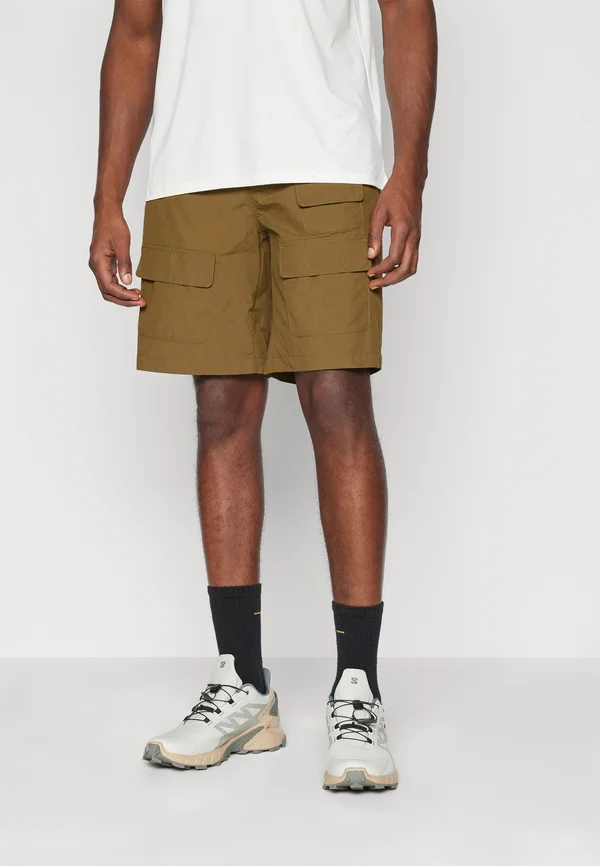 YERIEL - Outdoor Shorts - dark olive