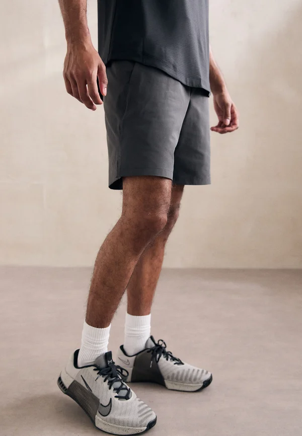 ZEROED IN LINERLESS 18CM - Kurze Sporthose - graphite grey