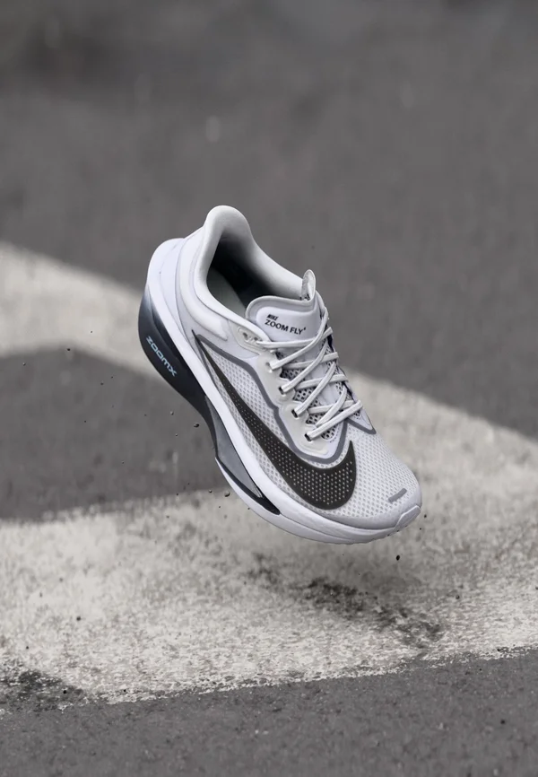 ZOOM FLY 6 - Laufschuh Straße - white/black/smoke grey/metallic silver-coloured