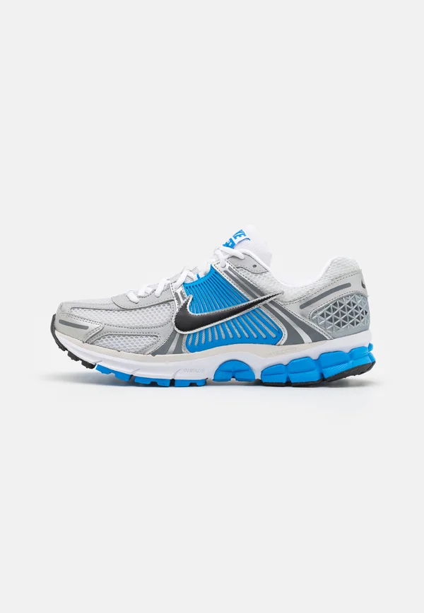 ZOOM VOMERO 5 - Sneaker low - white/black/photo blue