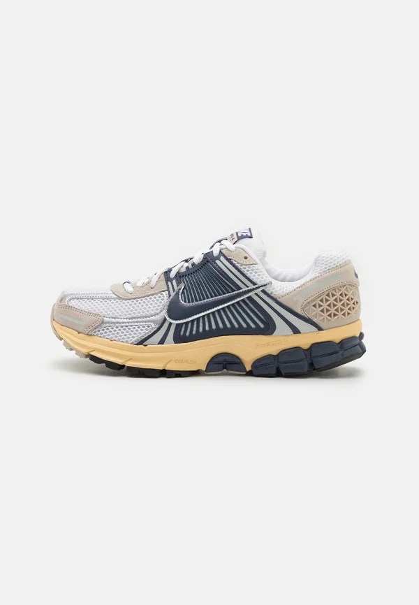 ZOOM VOMERO 5 UNISEX - Sneaker low - white/thunder blue/cream/metallic platinum/limestone/pale vanilla