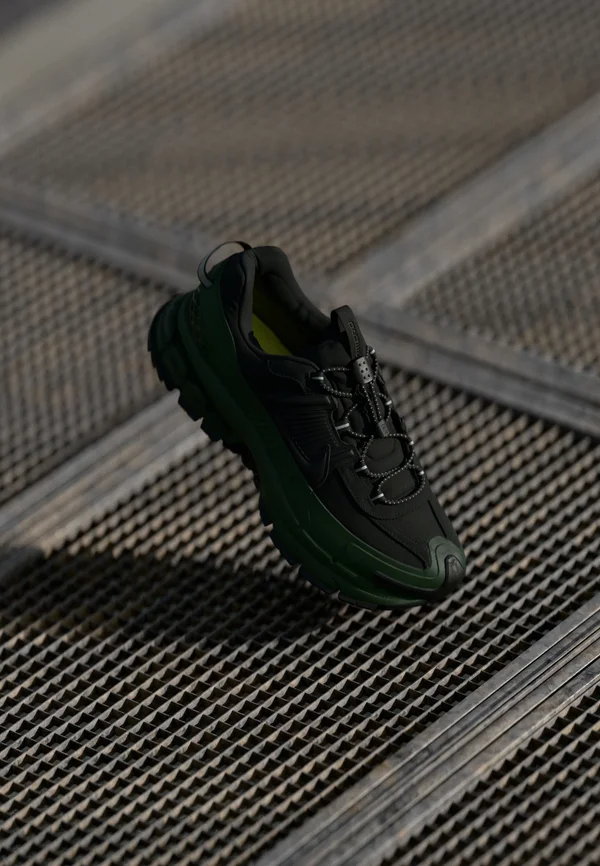 ZOOM VOMERO ROAM UNISEX - Sneaker low - sequoia/black/light lemon twist
