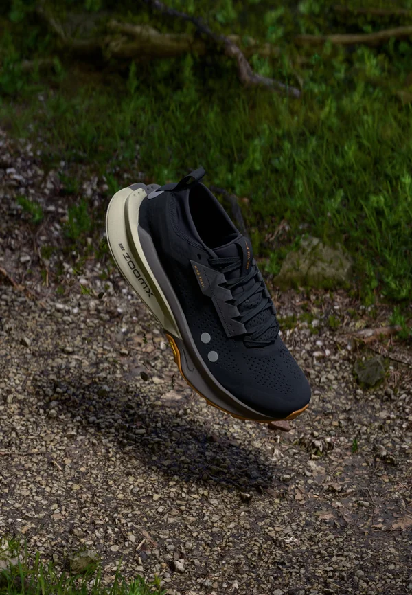 ZOOMX ZEGAMA 2 - Laufschuh Trail - off noir/black/monarch/pale ivory/cave stone